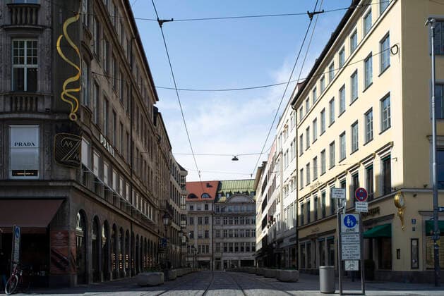 Corona Krise, Innenstadt, menschenleer, Muenchen.27.03.2020 Im Bild: Perusastraße Martin Hangen hangenfoto