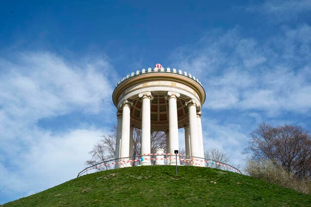 Corona Krise, Innenstadt, menschenleer, Muenchen.27.03.2020 Im Bild: Monopterus, Englischer Garten Martin Hangen hangenfoto
