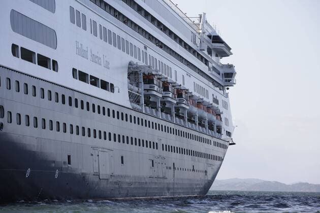 General view of the cruise to the United States that the Panamanian authorities denied permission to transit the Canal and quarantined in Panama City, Panama, 27 March 2020. The Ministry of Health did not give permission to the cruise ship MS Zandaam to transit the Panama Canal, which maintains it in the quarantine area, said Vasquez in a virtual press conference, in which he clarified that the Health authorities have not reported that there is a confirmed case of COVID-19 on board. EFE Carlos Lemos Panama does not allow transit through the Cruise Channel and puts it in quarantine !ACHTUNG: NUR REDAKTIONELLE NUTZUNG!  Copyright: xCarlosxLemosx AME8515 20200328-637209576888193339