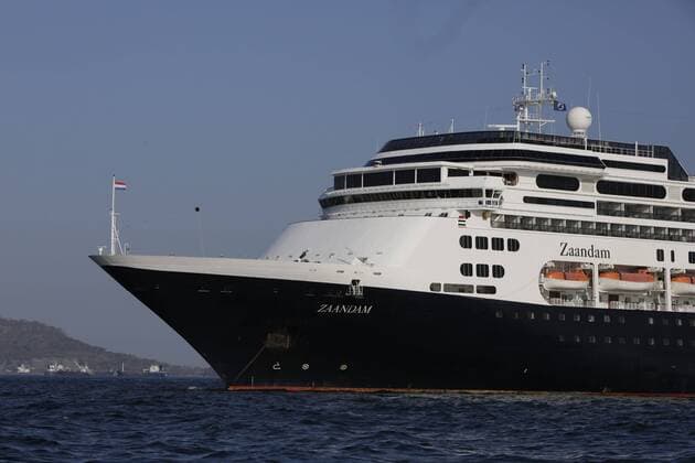 General view of the cruise to the United States that the Panamanian authorities denied permission to transit the Canal and quarantined in Panama City, Panama, 27 March 2020. The Ministry of Health did not give permission to the cruise ship MS Zandaam to transit the Panama Canal, which maintains it in the quarantine area, said Vasquez in a virtual press conference, in which he clarified that the Health authorities have not reported that there is a confirmed case of COVID-19 on board. EFE Carlos Lemos Panama does not allow transit through the Cruise Channel and puts it in quarantine !ACHTUNG: NUR REDAKTIONELLE NUTZUNG!  Copyright: xCarlosxLemosx AME8503 20200328-637209576896630853