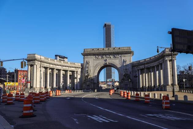 March 27, 2020, New York, NEW YORK, UNITED STATES: Chinatown region in Manhattan during the COVID-19 coronavirus pandemic in New York in the United States. New York UNITED STATES - ZUMAv122 20200327_zap_v122_064 Copyright: xWilliamxVolcovx