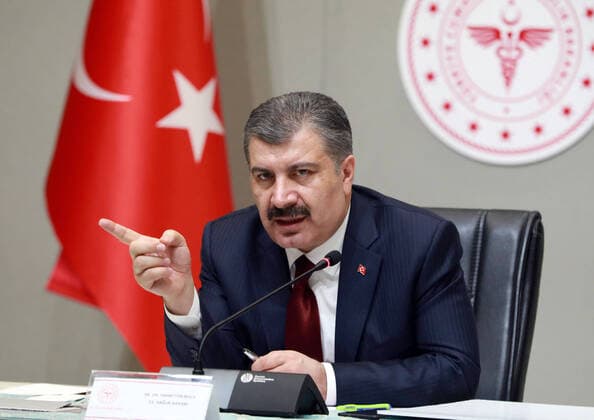 News Bilder des Tages (200327) -- ANKARA, March 27, 2020 (Xinhua) -- Turkish Health Minister Fahrettin Koca speaks at a press conference in Ankara, Turkey, on March 27, 2020. Fahrettin Koca announced 2,069 new COVID-19 cases on Friday, bringing the total number of infections to 5,698 in the country. (Photo by Mustafa Kaya Xinhua) TURKEY-ANKARA-COVID-19-CASES 