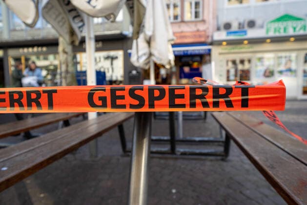 Deutschland - Frankfurt - 27.03.2020 in Zeiten von Corona Impressionen aus Frankfurt leere Große Bockenheimer Straße und Gaststätten, Gastronomie und lokale Läden haben geschlossen. Gesperrt Wirtschaft Impressionen aus Frankfurt am Main