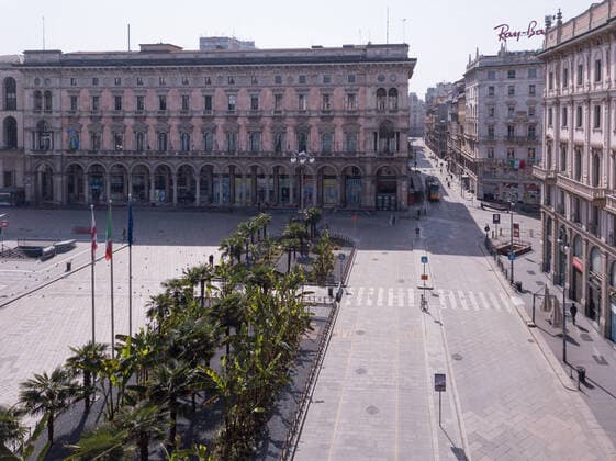 Milan drone takes over deserted streets and squares due to the quarantine for Coronavirus COVID19, panoramic shot of Piazza Del Duomo (Davide Salerno Fotogramma, Milan - 2020-03-28) p.s. la foto e utilizzabile nel rispetto del contesto in cui e stata scattata, e senza intento diffamatorio del decoro delle persone rappresentate  Copyright: xDavidexSalernox xFOTOGRAMMAx