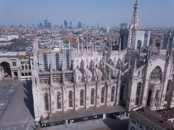 Milan drone takes over deserted streets and squares due to the quarantine for Coronavirus COVID19, panoramic shot of Piazza Del Duomo (Davide Salerno Fotogramma, Milan - 2020-03-28) p.s. la foto e utilizzabile nel rispetto del contesto in cui e stata scattata, e senza intento diffamatorio del decoro delle persone rappresentate  Copyright: xDavidexSalernox xFOTOGRAMMAx