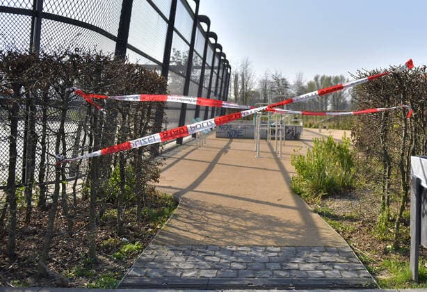 28.03.2020, xblx, Frankfurt am Tag 6 des Kontaktverbots, gesperrter Spielplatz bei der EZB am Mainufer Frankfurt am Main