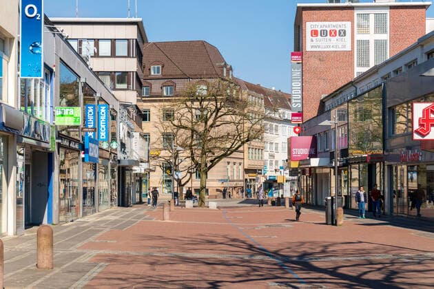 Kiel heute Samstag den 28.03.2020 - Auch heute wieder absolute Stille in der Innenstadt Kiels. Eine fast menschenlere Großstadt. Sowas hätte man sich vor Kurzem nicht vorstellen können. Kiel Vorstadt Schleswig-Holstein Deutschland