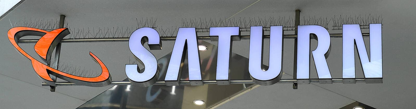 Media-Saturn beantragt Kurzarbeitergeld Der Elektronikhändler Media-Markt-Saturn beantragt für das Gros seiner deutschen Mitarbeiter Kurzarbeitergeld. Der Antrag wurde bereits gestellt und betrifft rund 20.000 Angestellte. Das Unternehmen stockt die staatlichen Leistungen um 10 Prozent auf.