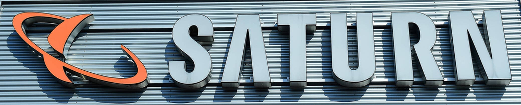 Media-Saturn beantragt Kurzarbeitergeld Der Elektronikhändler Media-Markt-Saturn beantragt für das Gros seiner deutschen Mitarbeiter Kurzarbeitergeld. Der Antrag wurde bereits gestellt und betrifft rund 20.000 Angestellte. Das Unternehmen stockt die staatlichen Leistungen um 10 Prozent auf.