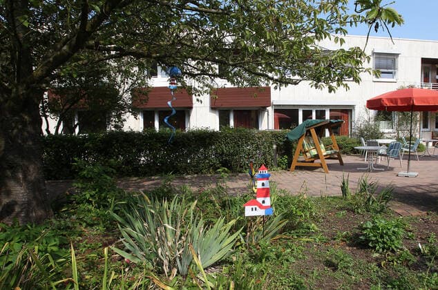 Archivfotos, aufgenommen 2014 Aussenaufnahme des Seniorenheims Hanns-Lilje der Diakonie in Wolfsburg, es ist der Hotspot der Corona-Epidemie in Wolfsburg. 12 Tote Gartenansicht Wolfsburg