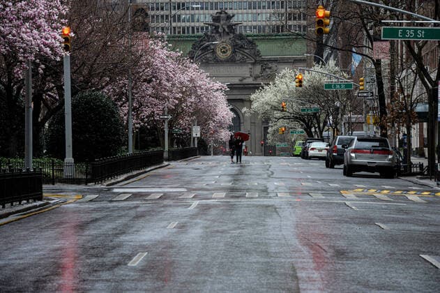 March 28, 2020, New York Manhattan, USA: A empty street in NYC Manhattan Park AV. NYC The COVID-19 death toll in the city was 450 Total 26,697. . 03 28 20. New York Manhattan. . New York Manhattan USA - ZUMAs252 20200328_znp_s252_026 Copyright: xMarcusxSantosx