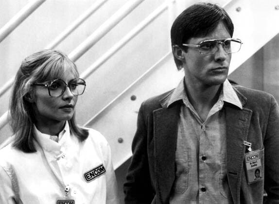 TRON, Cindy Morgan, Bruce Boxleitner, 1982. (c) Buena Vista courtesy Everett Collection Buena Vista Pictures Courtesy Everett Collection !ACHTUNG AUFNAHMEDATUM GESCHÃ„TZT! PUBLICATIONXNOTxINxCANxCHNxFRAxITAxJPNxNORxPOLxRUSxESPxUKxUSA Copyright: xBuenaxVistaxPictures CourtesyxEverettxCollectionx MBDTRON EC001