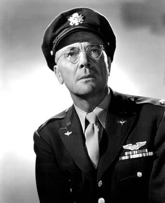 OSCARS. Bester Nebendarsteller. PreistrÃ¤ger 1941-1950 TWELVE O CLOCK HIGH, Dean Jagger, 1949, 20th Century Fox, TM & Copyright Courtesy: Everett Collection 20thCentFox Courtesy Everett Collection !ACHTUNG AUFNAHMEDATUM GESCHÃ„TZT! PUBLICATIONXNOTxINxCANxCHNxFRAxITAxJPNxNORxPOLxRUSxESPxUKxUSA Copyright: x20thCentFox CourtesyxEverettxCollectionx MBDTWOC FE008
