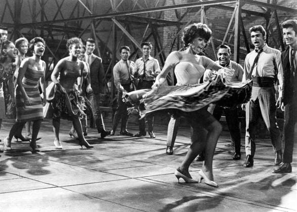 OSCARS: Beste Nebendarstellerin, PreistrÃ¤gerinnen 1961-1970 WEST SIDE STORY, Rita Moreno (center), George Chakiris (far right), 1961 Courtesy Everett Collection !ACHTUNG AUFNAHMEDATUM GESCHÃ„TZT! PUBLICATIONXNOTxINxCANxCHNxFRAxITAxJPNxNORxPOLxRUSxESPxUKxUSA Copyright: xCourtesyxEverettxCollectionx MBDWESI EC005