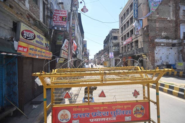 March 29, 2020, Prayagraj, Uttar Pradesh, India: Prayagraj: A deserted view of road during Nationwide Lockdown in wake of Corona Virus pandemic in Prayagraj (Allahabad) on Sunday, March 29, 2020. Prayagraj India - ZUMAv115 20200329_zap_v115_004 Copyright: xPrabhatxKumarxVermax