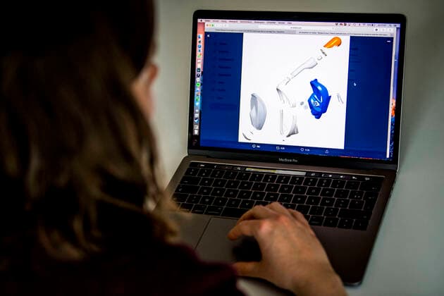 Illustration picture shows someone looking at a twitter post of Decathlon sports superlmarket on the snorkelling mask easybreath model which is used as protection and even with some adaptations as respirators in hospitals, Sunday 29 March 2020. The measures announced on March 18th by the National Security Council to avoid the spread of the Covid-19 will remain two weeks longer untill April 19th.  JASPERxJACOBS 2492505