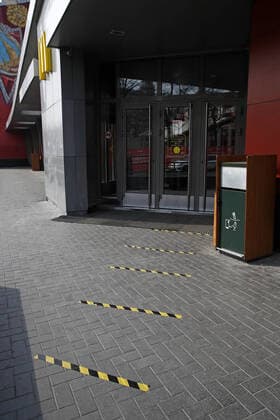 MOSCOW, RUSSIA - MARCH 29, 2020: An outside view of the shutdown McDonald s restaurant off Tverskaya Street in central Moscow. The fast food chain is shutting down its restaurants in Russia and is shifting to take-away and delivery in connection with the pandemic of the novel coronavirus (COVID-19). As of 29 March 2020, Russia has reported more than 1500 confirmed cases of the novel coronavirus (COVID-19), with more than 1000 confirmed cases in Moscow. Artyom Geodakyan TASS  TS0D3C3C