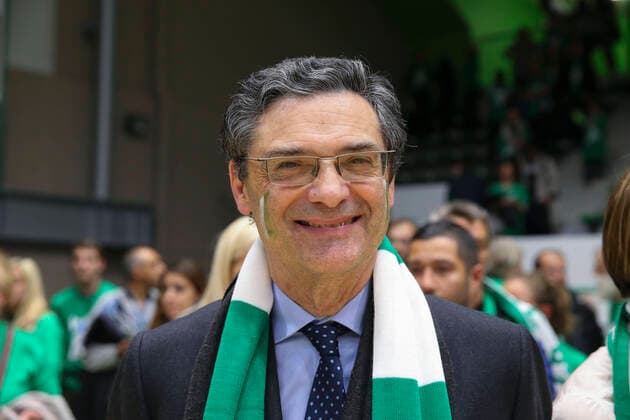 Patrick Devedjian ( President conseil general des Hauts de Seine ) BASKET : Nanterre vs Chalon - Finale de la Coupe d Europe - 25 04 2017 NEWS : Deces - retro Patick Devedjian - Coronavirus - 29 03 2020 GwendolineLeGoff Panoramic 