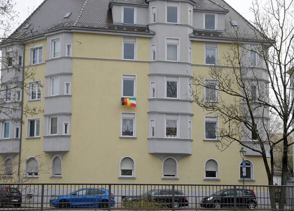 29.03.2020, xemx, News, emwirt, v.l. Flaggen aus dem Fenster Deutschland und Italien solidaritaet Augsburg
