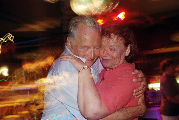 CLOUD 9, (aka WOLKE NEUN, aka WOLKE 9, aka CLOUD NINE), from left: Horst Westphal, Ursula Werner, 2008. Senator Film courtesy Everett Collection Senator Film courtesy Everett Collection !ACHTUNG AUFNAHMEDATUM GESCHÃ„TZT! PUBLICATIONXNOTxINxCANxCHNxFRAxITAxJPNxNORxPOLxRUSxESPxUKxUSA Copyright: xCourtesyxEverettxCollectionx MCDCLNI EC009