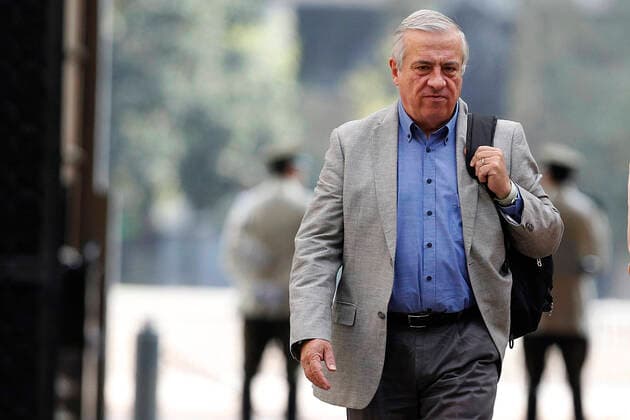 Santiago, March 29, 2020 Health Minister Jaime Manalich arrives at La Moneda Palace to conduct a press conference on the advance of the coronavirus in Chile Dragomir Yankovic Aton Chile, Santiago Chile Aton 408313  Copyright: DRAGOMIRxYANKOVIC ATONxCHILE