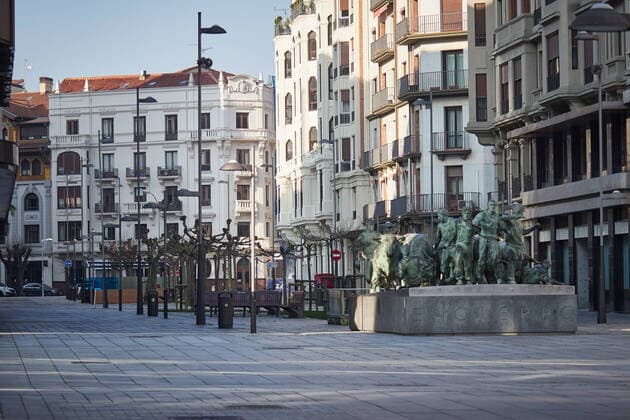 March 29, 2020, Pamplona, NAVARRA, SPAIN: Empty streets of Pamplona at the end of the second week after the Government declared the state of alarm in Spain and recommended people to stay at home to fight coronavirus COVID-19 on March 29, 2020 in Valdemoro, Madrid, Spain Pamplona SPAIN - ZUMAa181 20200329_zaa_a181_008 Copyright: xEduardoxSanzx
