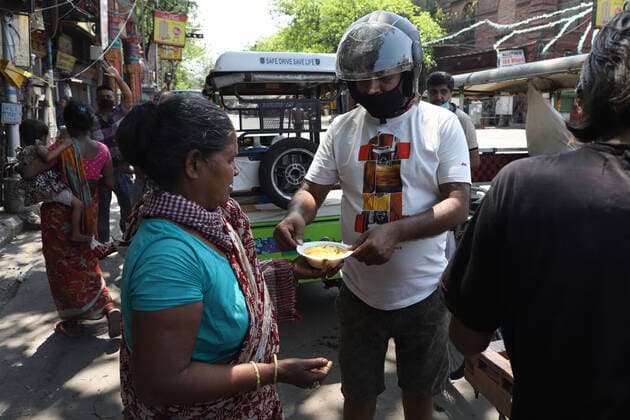 India: Jobless during the complete lockdown Some people are jobless during the complete lockdown in the entire country due to the pandemic COVID19. Some of the government and non government welfare organisations donating food to those people who live in the streets and who are not able to earn during this situations. Delivery service of food and medicines are also available. Electrical department is also working and handling the power cut situations during the lockdown phase. Kolkata West Bengal India Copyright: JitxChattopadhyay