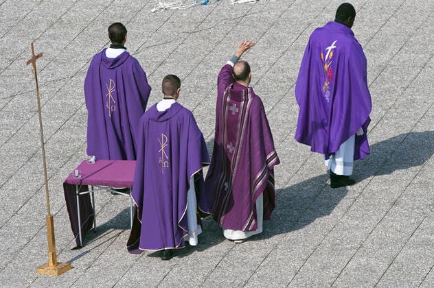 NO FRANCE - NO SWITZERLAND: March 29, 2020 : Four priests celebrate the Sunday Holy Mass from the roof of the church San Gabriele dell Addolorata in Rome , amid the spread of the COVID-19 (new coronavirus) pandemic  Copyright: x& xa9;AlessiaxGiuliani CPPx xIPAx x& xa9;CatholicxPressxPhotox