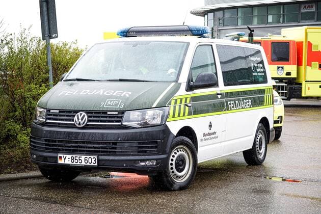 Covid-19-Patienten aus Frankreich in Stuttgart: Luftwaffe verlegt Corona-Infizierte von Straßburg nach Ulm Covid-19-Patienten aus Frankreich in Stuttgart: Luftwaffe verlegt Corona-Infizierte von Straßburg nach UlmBaden-Württemberg, 70629 Stuttgart, Deutschland Copyright: 7aktuell.dex xNilsxReeh