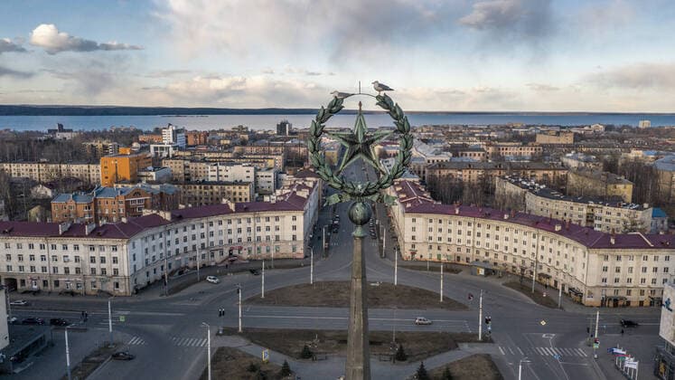 PETROZAVODSK, RUSSIA - MARCH 29, 2020: A view of Prospekt Lenina Street, Gagarina Square and a railway station in the city of Petrozavodsk amid the COVID-19 coronavirus pandemic. A state of quarantine is declared in Petrozavodsk starting from March 29, 2020; public transport, stores are shut down, school holidays are prolonged and citizens are given a week-long vacation for self isolation. Ilya Timin TASS  TS0D3D40
