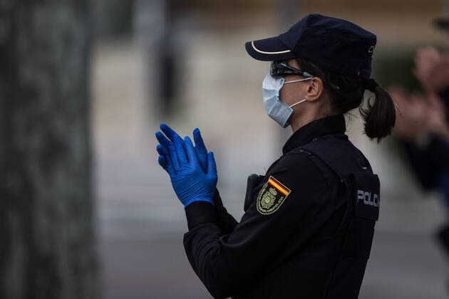 March 29, 2020, Madrid, MADRID, SPAIN: Details of the tribute to the Spanish health at 8 pm at the Hospital Universitario Fundacion Jimenez Diaz at the end of the second week after the Government declared the state of alarm in Spain and recommended people to stay at home to fight coronavirus COVID-19 on March 29, 2020 in Madrid, Spain Madrid SPAIN - ZUMAa181 20200329_zaa_a181_099 Copyright: xJoaquinxCorcherox