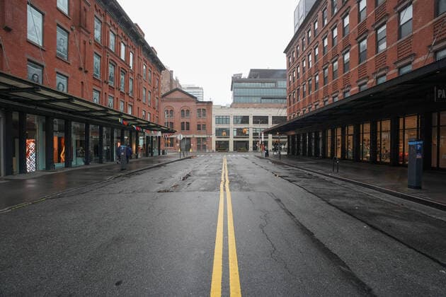 March 29, 2020, New York, NY, USA: New Yorkers reacts to the Coronavirus on March 29, 2020 in New York. New York USA - ZUMAb148 20200329_zap_b148_011 Copyright: xBryanxSmithx
