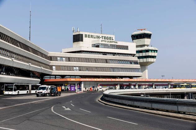 Berliner Flughafen Tegel bleibt trotz Coronakrise geöffnet.Nur noch 2500 Passagiere werden in Tegel und Schönefeld täglich abgefertigt. Trotzdem soll der City-Airport geöffnet bleiben. Berlin, 29.03.2020