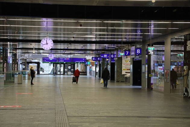 Corona Krise - menschenleerer Hauptbahnhof Wien, HGF, 29. 03. 2020 Hauptbahnhof Wien - wie ausgestorben - keine Menschen am HBF