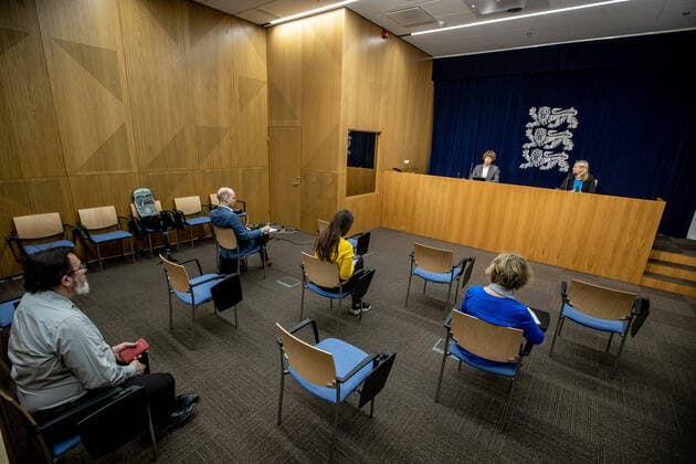 Tallinn 29.03.2020 Sotsiaalministeeriumi pressikonverents. Pildil sotsiaalminister Tanel Kiik ja sotsiaalministeeriumi kohalike omavalitsuste sotsiaalteenuste ja -toetuste poliitika juht Triin Raag. Emergency situation press conference, corona virus. Ministry of Social Affairs In the picture Minister of Social Affairs Tanel Kiik and the Political Director of Local Government Benefits and Services Triin Raag. FOTO:SANDER ILVEST POSTIMEES TALLINN Harjumaa Estonia  Copyright: xSANDERxILVESTx Tanel Kiik, Triin Raag
