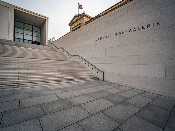 Berlin Mitte, Museumsinsel: James Simon Galerie Berlin Museumsinsel