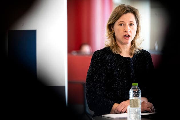 Regionsraadsformand Sophie Haestorp Andersen (S). Regionsraadsformand Sophie Haestorp Andersen (S) og Leder af COVita Jan Bonde, paa Region Hovedstadens pressemoede i Nordfloejen paa Rigshospitalet om hospitalets nye COVID-19-afdeling, mandag den 30. marts 2020.. , Copenhagen Denmark Copyright: RitzauxScanpix IdaxGuldbaekxArentsenx COP101 spdk20200330-143249-L