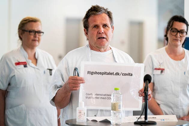 Leder af COVita Jan Bonde. Regionsraadsformand Sophie Haestorp Andersen (S) og leder af COVita Jan Bonde, paa Region Hovedstadens pressemoede i Nordfloejen paa Rigshospitalet om hospitalets nye COVID-19-afdeling, mandag den 30. marts 2020.. , Copenhagen Denmark Copyright: RitzauxScanpix IdaxGuldbaekxArentsenx spdk20200330-153001-L