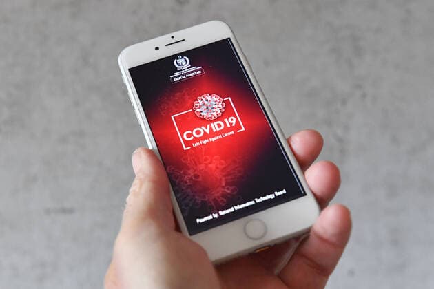 Themenbild Corona App. Kampf gegen die Pandemie Die Corona-App muss schnellstmoeglich kommen. Im Kampf gegen Corona wurde die flaechendeckende Auswertung von Mobilfunkdaten ins Spiel gebracht, um Infektionsketten zu identifizieren.