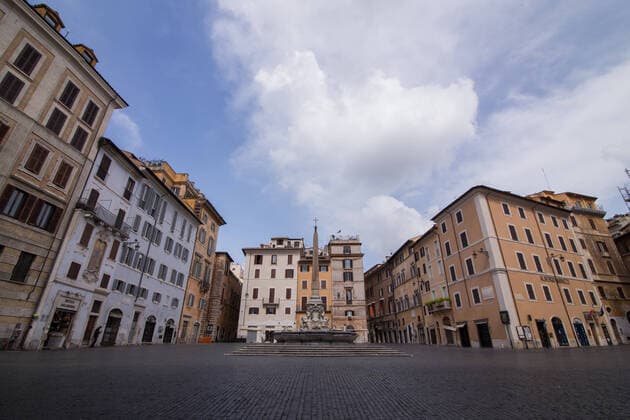 Rome: Pantheon during lockdown for Covid-19 The Pantheon and Piazza della Rotonda in Rome on Monday 30 March 2020, without tourists and with few people during the quarantine and the lockdown decided by the Italian government during the Covid-19 pandemic Roma RM Italy Piazza della Rotonda Copyright: MatteoxNardone