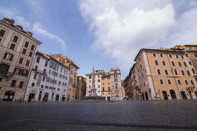 Rome: Pantheon during lockdown for Covid-19 The Pantheon and Piazza della Rotonda in Rome on Monday 30 March 2020, without tourists and with few people during the quarantine and the lockdown decided by the Italian government during the Covid-19 pandemic Roma RM Italy Piazza della Rotonda Copyright: MatteoxNardone