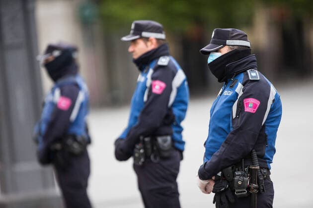 March 30, 2020, Madrid, MADRID, SPAIN: Minute of silence at Madrid for the victims of the Covid-19 during thetennth day after the Government declared the state of alarm in Spain and recommended people to stay at home to fight coronavirus COVID-19 on March 30, 2020 in Madrid, Spain Madrid SPAIN - ZUMAa181 47105885st Copyright: xJoaquinxCorcherox