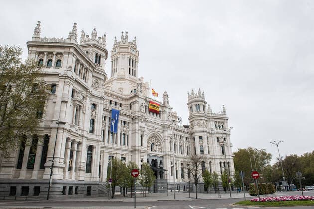 March 30, 2020, Madrid, MADRID, SPAIN: Minute of silence at Madrid for the victims of the Covid-19 during thetennth day after the Government declared the state of alarm in Spain and recommended people to stay at home to fight coronavirus COVID-19 on March 30, 2020 in Madrid, Spain Madrid SPAIN - ZUMAa181 47105916st Copyright: xJoaquinxCorcherox