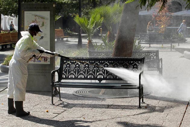 Santiago, 30 March 2020 Sanitation work in Plaza de Armas due to coronavirus emergency Sebastian Cisternas Aton Chile, Santiago Chile Aton 408582  Copyright: SEBASTIANxCISTERNAS ATONxCHILE.