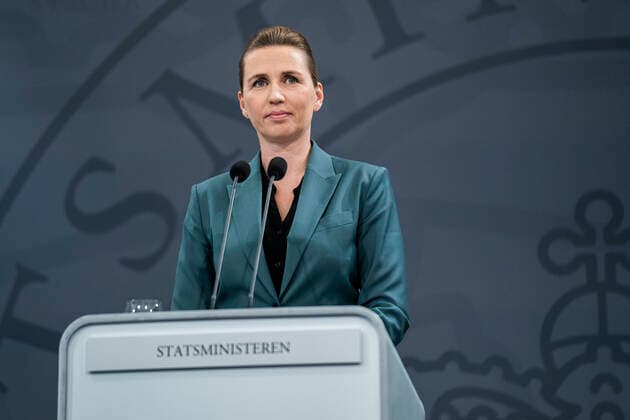 Statsminister Mette Frederiksen (S), Sundhedsminister Magnus Heunicke, Soeren Brostroem, Thorkild Fogde og Kaare Moelbak afholder pressemoede om COVID-19 i Danmark, i Spejlsalen i Statsministeriet mandag den 30. marts 2020. , Copyright: MartinxSylvestx spdk20200330-192757-L
