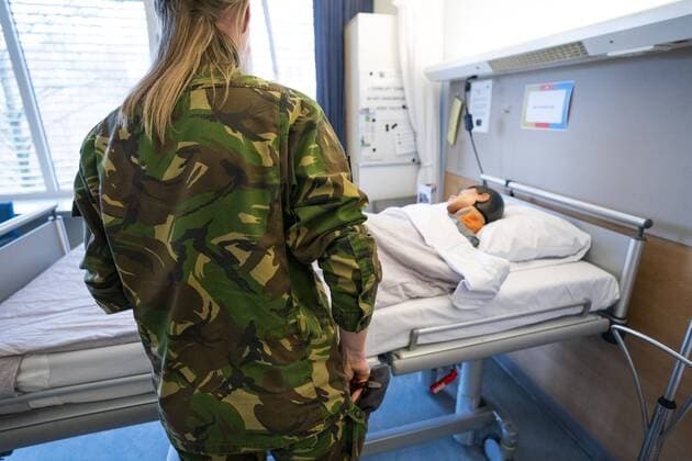 2020-03-30 13:37:17 Doctors and nurses from Defense receive internal training at the Gelderse Vallei Hospital in Ede, The Netherlands, 30 March 2020, so that they can work in the intensive care and emergency departments. Gelderse Vallei appealed to military aid after a decision was made to drastically increase the number of IC beds as the number of people infected with the corona virus in the region is increasing rapidly. ANP JEROEN JUMELET  Copyright: xANPxJEROENxJUMELETx x409134252x