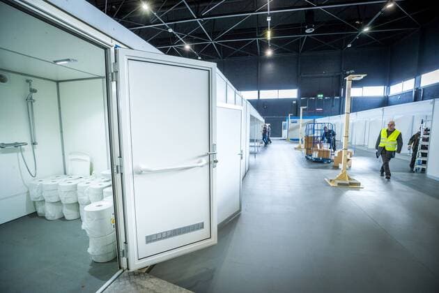 2020-03-30 16:27:30 MAASTRICHT - In congrescentrum MECC wordt een opvang gecreeerd voor 250 coronapatienten. De opvang is een uitbreiding van de zorcapacitiet van het Maastricht UMC+. ANP MARCEL VAN HOORN  Copyright: xx x409139794x