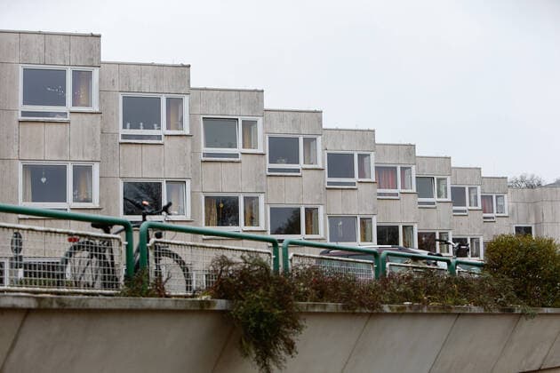 30.03.2020, xtgx, Auswirkungen des Corona Virus in Wolfsburg, Hanns Lilje Heim der Diakonie in Wolfsburg. Nachdem in dem Pflegeheim, in dem ueberwiegend Demenzkranke Senioren untergebracht sind, zahlreiche Patienten durch das Corona Virus verstorben waren, hat ein Anwalt die Diakonie wegen fahrlaessiger Toetung angezeigt. Wolfsburg
