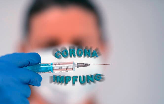 30.03.2020, Symbolbild: Impfung gegen die Corona-Viren 30.03.2020, Impfung 30.03.2020, Impfung