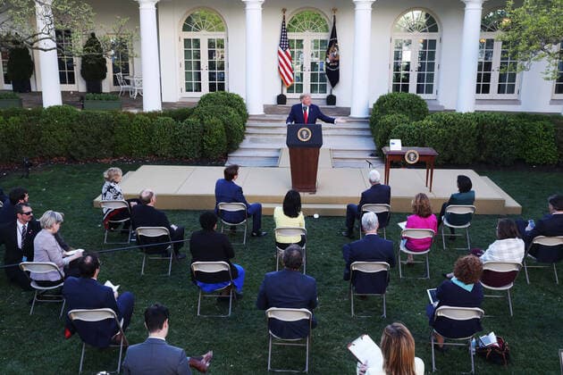 Bilder des Jahres 2020, News 03 März News Themen der Woche KW13 News Bilder des Tages March 30, 2020, Washington, District of Columbia, USA: Media members observe social distancing as US President DONALD J. TRUMP speaks during the Coronavirus Task Force press briefing on the coronavirus and COVID-19 pandemic, in the Rose Garden at the White House. Washington USA - ZUMAs152 20200330_zaa_s152_054 Copyright: xMichaelxReynoldsx